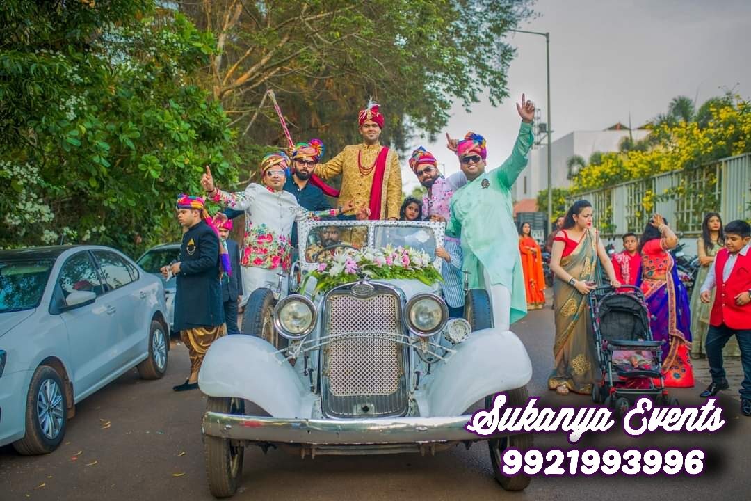 Wedding Vintage Car Entry In Pune